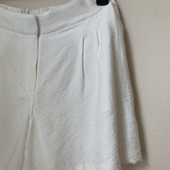 Vince Camuto  NEW women’s solid shorts - size 4 - Picture 3 of 14